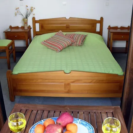 Hotel Fikas 2*
