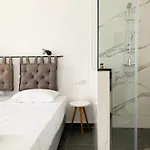Fikas Hotel