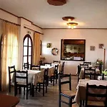 Fikas Hotel 2*